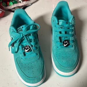 Nike women’s Teal Sneakers